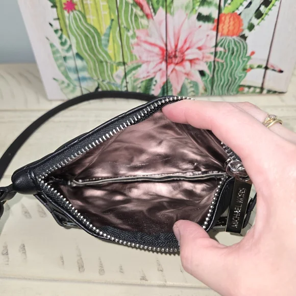 Michael Kors Women's MK Quilted Studded Multi-Bag-Black/Silver- EUC - Picture 10 of 16